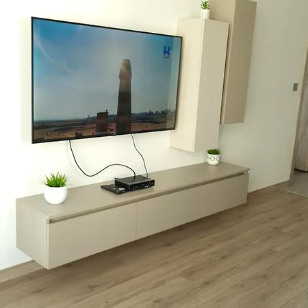 Apartment 37th Floor - Skyview Oasis - C Skopje